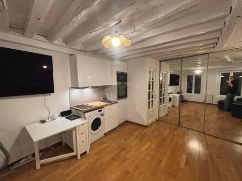 4 person Studio in Paris 11eme