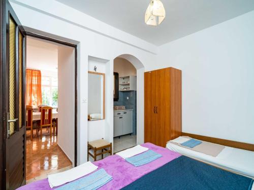 Apartments Klis -Two-Bedroom Apartment with Terrace
