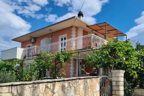 Apartments by the sea Slatine, Ciovo - 24846