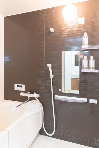 Premium space with excellent access to Tennoji area, Namba and Shinsaibashi - 401