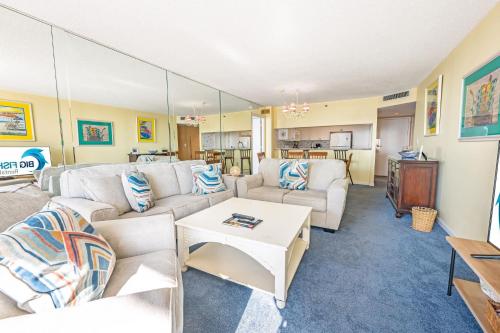 South Hampton 3BR Oceanview Balcony Steps to Beach photo 16