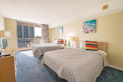 South Hampton 3BR Oceanview Balcony Steps to Beach photo 9