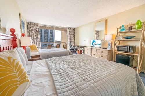 South Hampton 3BR Oceanview Balcony Steps to Beach photo 22