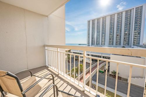 South Hampton 3BR Oceanview Balcony Steps to Beach photo 42