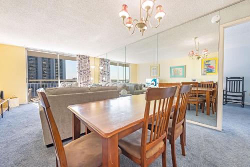 South Hampton 3BR Oceanview Balcony Steps to Beach photo 43
