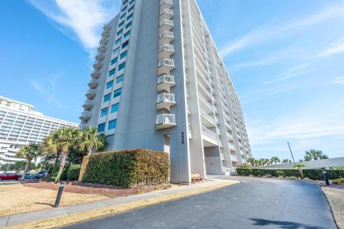 South Hampton 3BR Oceanview Balcony Steps to Beach photo 7