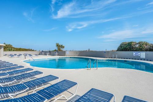 South Hampton 3BR Oceanview Balcony Steps to Beach photo 54