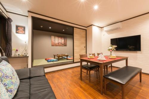 Permitted by Osaka city, family and large rooms