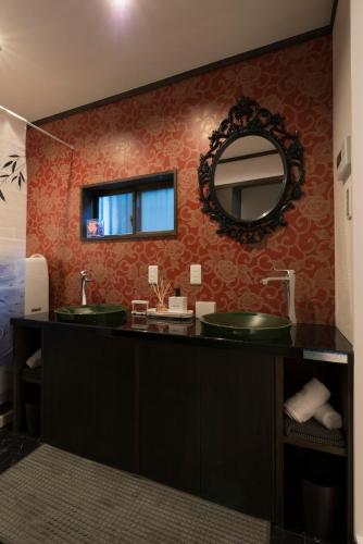 Permitted by Osaka city, family and large rooms