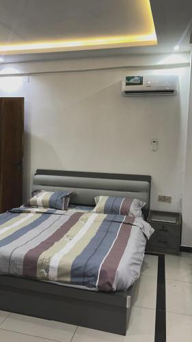 En eller flere senge i et værelse på Pyem tower