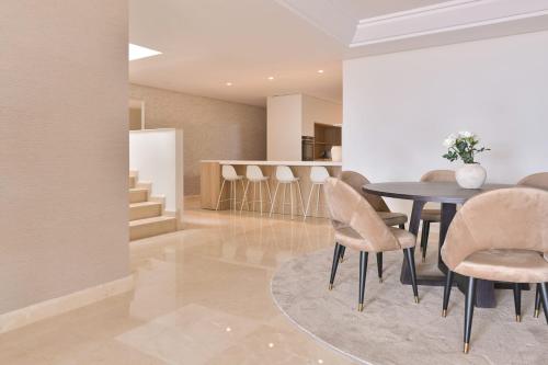 Spectacular Frontline beach Penthouse