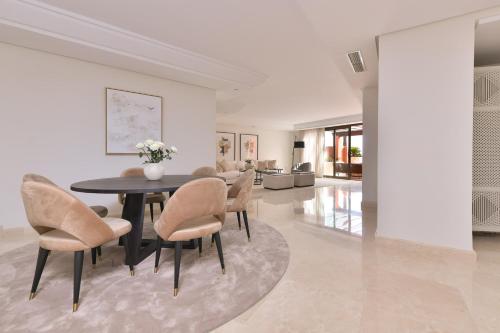 Spectacular Frontline beach Penthouse
