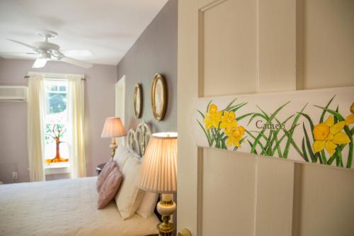 Katil atau katil-katil dalam bilik di Brook Farm Inn