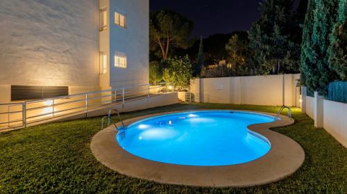 VACATION MARBELLA I Puente Romano Apartment, Brand-New, Exclusive Location in Marbella Golden Mile, Close to Fine Dining, The Beach and Puerto Banus
