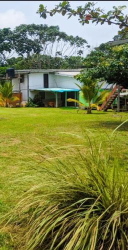 Villa 1200m2 de jardin 