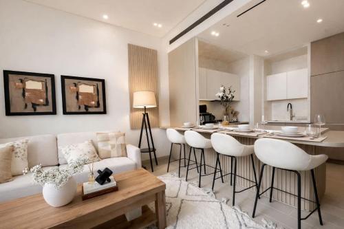 Binghatti Royale Luxe 1BR W Private Pool Parking