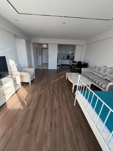 Comfy two bedroom apartment in Consul residence