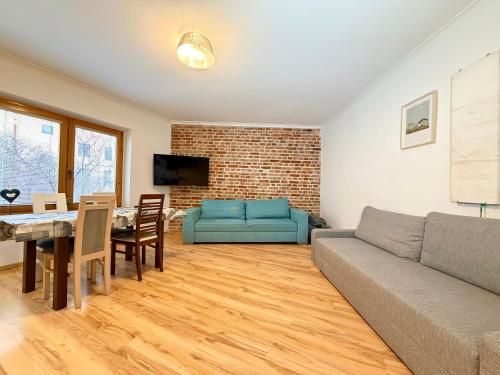 Rynek Wrocław Apartment for 8 People by BookingHost