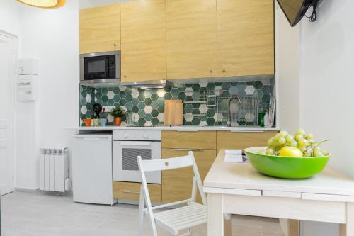 Casa Madere- Idéal Couples - Central & cosy -Train station - Tram & Supermarkets-Balcony- Washing-machine-AC