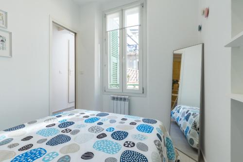 Casa Madere- Idéal Couples - Central & cosy -Train station - Tram & Supermarkets-Balcony- Washing-machine-AC