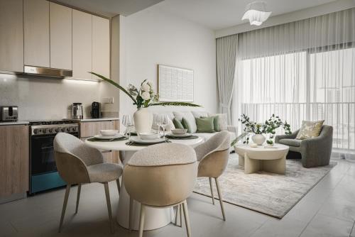 Daniels 1BR in Dubai Hills with Park View