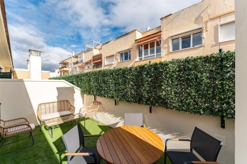 Stunning 1bed with Outdoor Dining in Malaga center