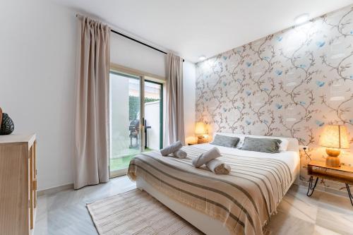 Stunning 1bed with Outdoor Dining in Malaga center