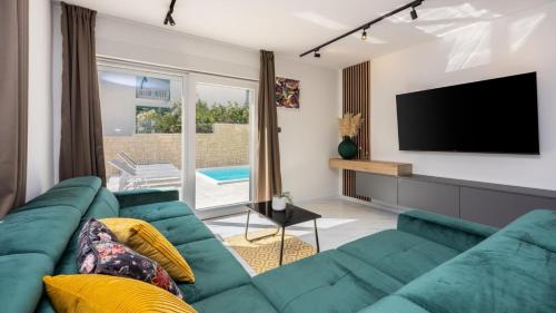 Vila Ketty Luxury House near beach by Villas Guide