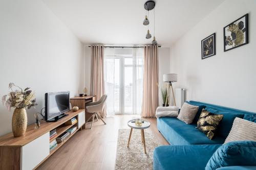 Poznań Airport Modern Apartment by BookingHost