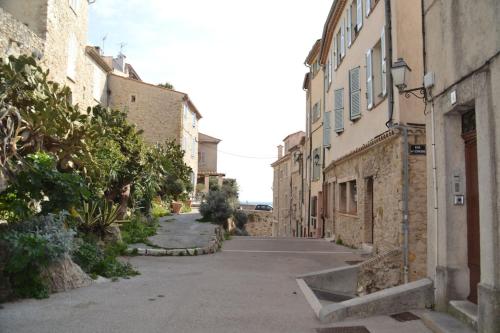 Lovely apartment in Old Town of Antibes 3 pers