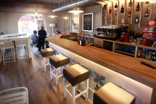 Ο χώρος του lounge ή του μπαρ στο Habitat Cm Muxia