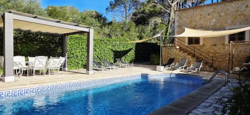 Pintoresca finca con piscina y barbacoa