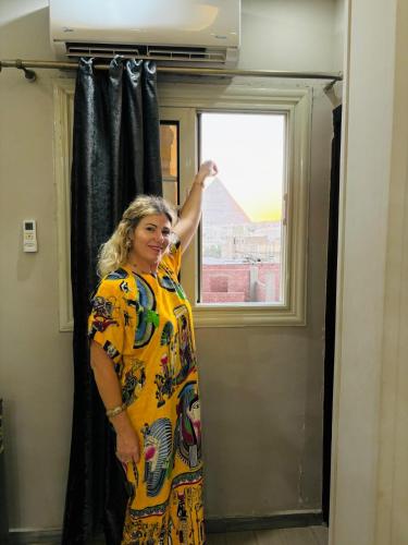 Isis pyramids sphinx