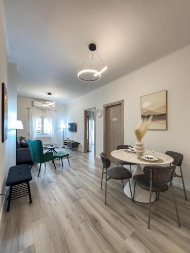 Etheria Modern Home