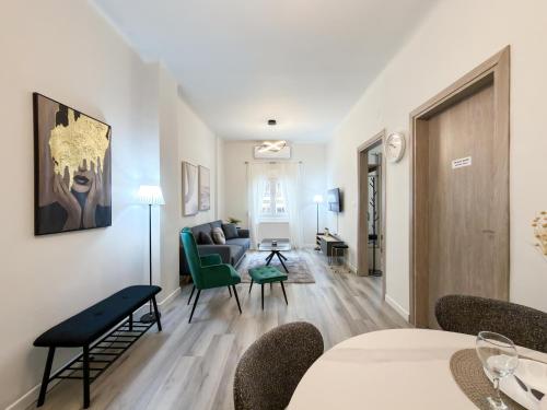 Etheria Modern Home