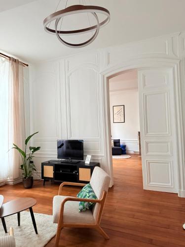 - Cosy Chastillon - Lumineux Appartement 2 chambres - En plein cœur du centre-ville