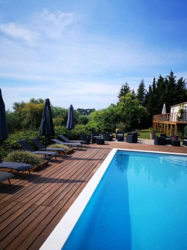 Beautiful air-conditioned apartment between the sea and the mountain