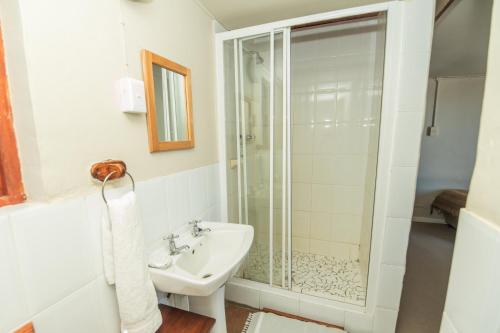 Ванна кімната в Intaba Lodge