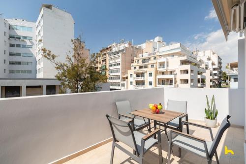 Modern Athenian Habitat with Balcony near Acropolis!