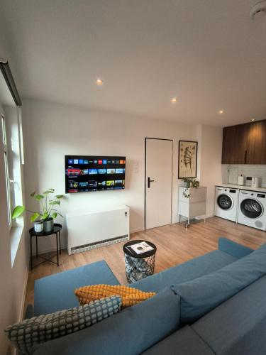 Sova Haus Chorzow, Katowice, Stadion Śląski, 24h Self check-in, Free parking, Shops 1 min walk, No Elevator-3rd floor