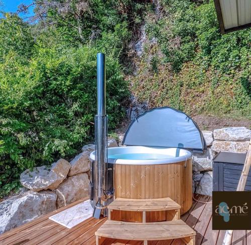 ACMÉ Lodge lake view & Nordic bath