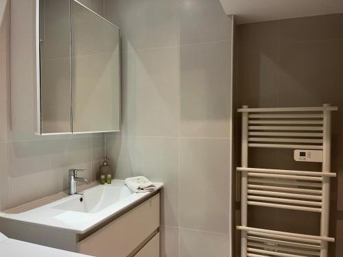 Nice Center Quiet Apartment Pedestrian Street Near Promenade 4 Sleeps