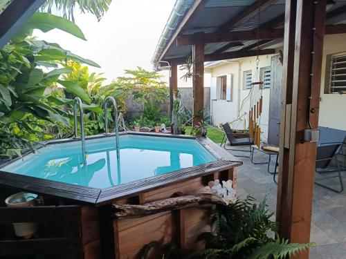 Piscina a Ti ' Jean o a prop