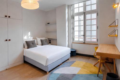 Villa Bastille with Services by Pick A Flat