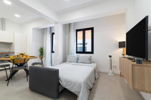 Bright Apt for 4 Las Canteras - Shared Terrace