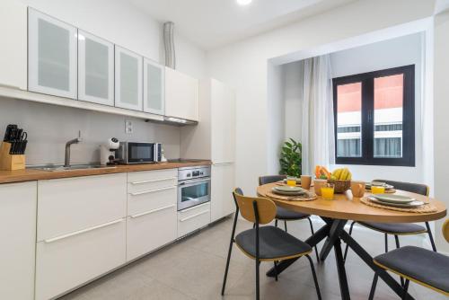 Bright Apt for 4 Las Canteras - Shared Terrace
