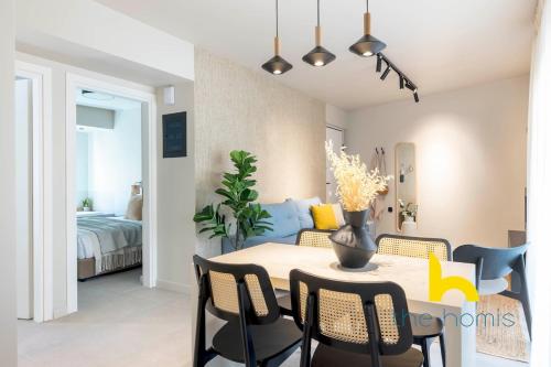 Luxury Retreat 2BDR W Dining Patio, Fast Wifi