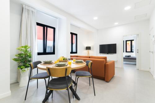 Calm & Modern Apt for 4 Las Canteras