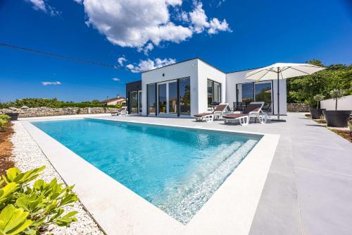Villa Magdalena with private heated pool