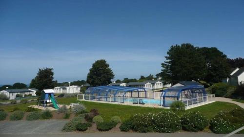 ZEcamping 2 étoiles piscine couverte chiens acceptés hammam et jacuzzi